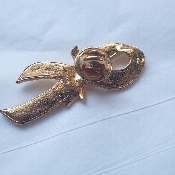 Avon Breast Cancer Awareness Pin Pink Ribbon Enamel Gold-toned Rose Vintage - Picture 8 of 10